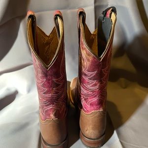 Shyanne Boots size 10 womens pink/brown